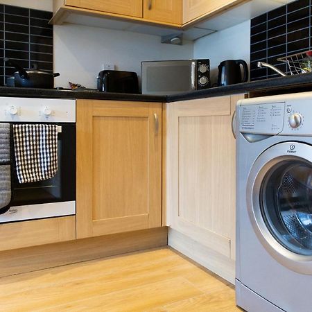 1-Bedroom Apartment With Balcony, Hoddesdon Zewnętrze zdjęcie