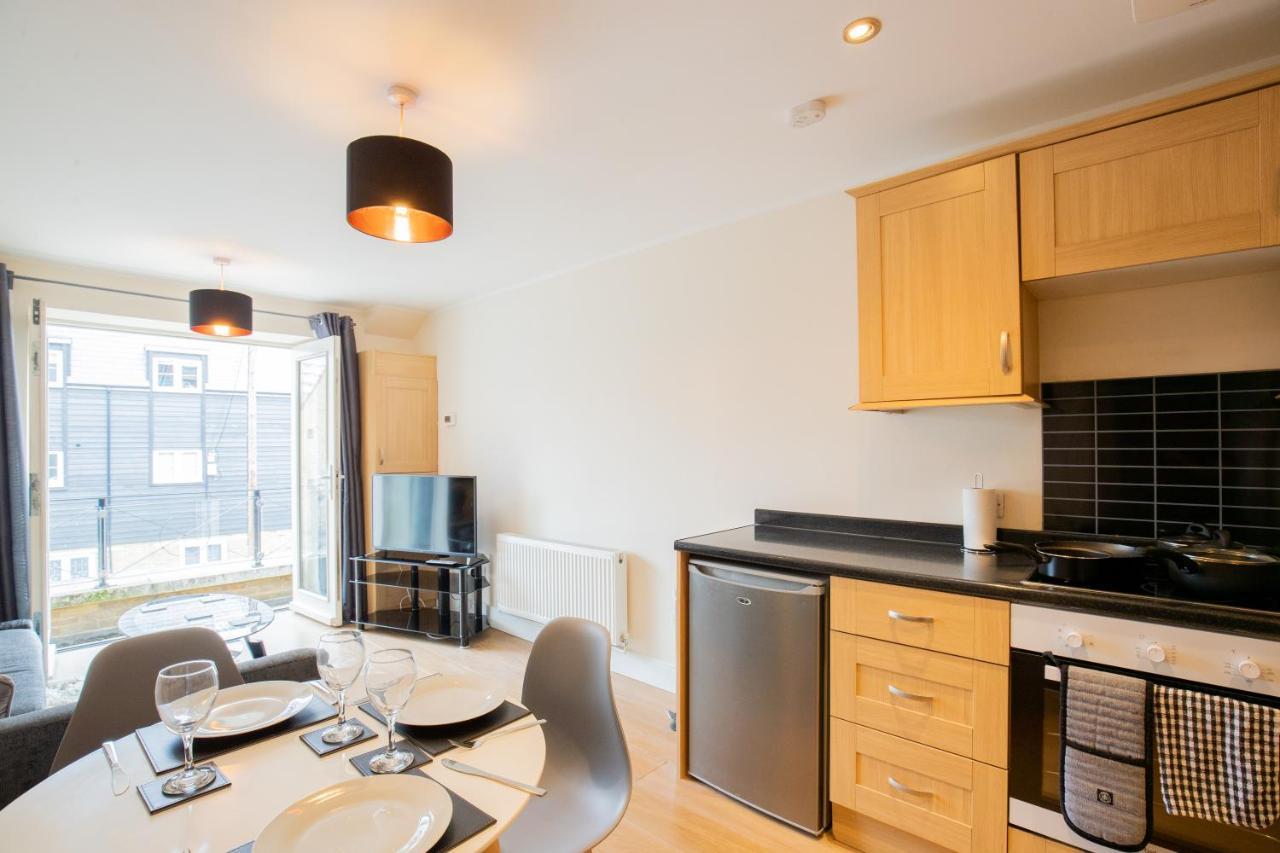 1-Bedroom Apartment With Balcony, Hoddesdon Zewnętrze zdjęcie