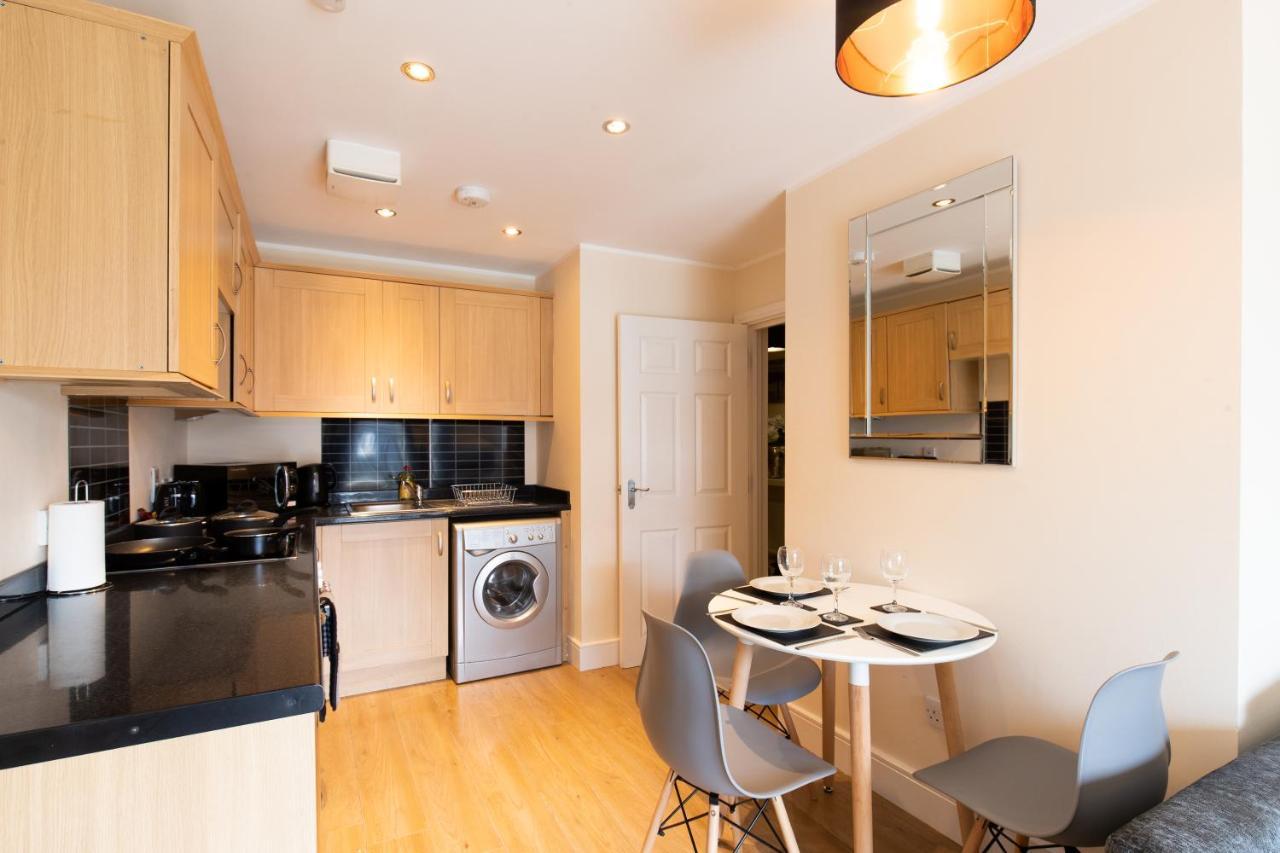 1-Bedroom Apartment With Balcony, Hoddesdon Zewnętrze zdjęcie